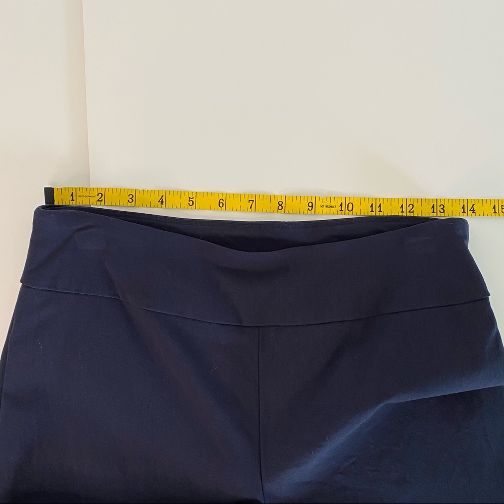 Attyre New York Navy Blue Midi Length Shorts Woman's Size 4 - Picture 6 of 8